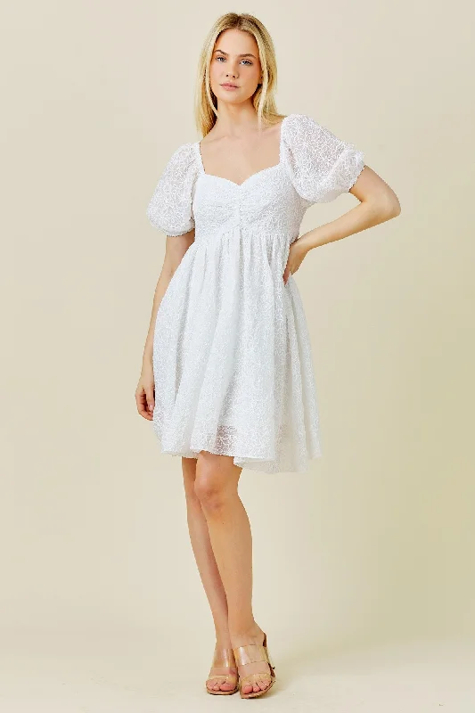 New Deals midi dressIvory Floral Textured Puff Sleeve Dress