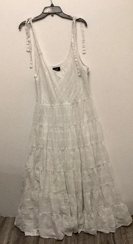 Deal of the Week statement dressDress Casual Maxi By Vici In White, Size: L