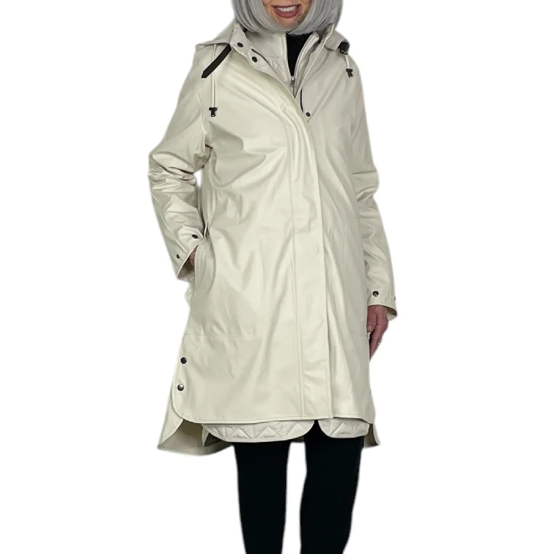 chic coatMATTE RAINCOAT