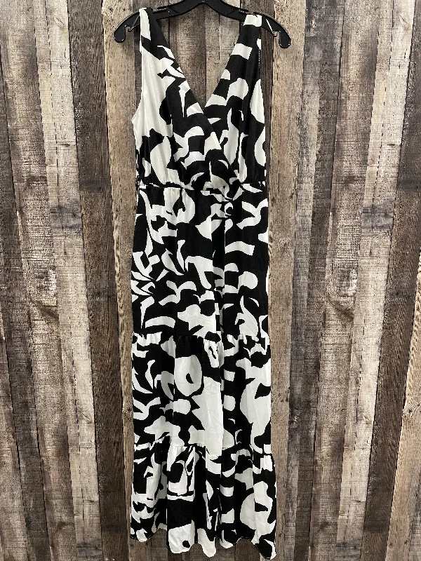 v-neck dressDress Casual Maxi By Cme In Black & White, Size: M