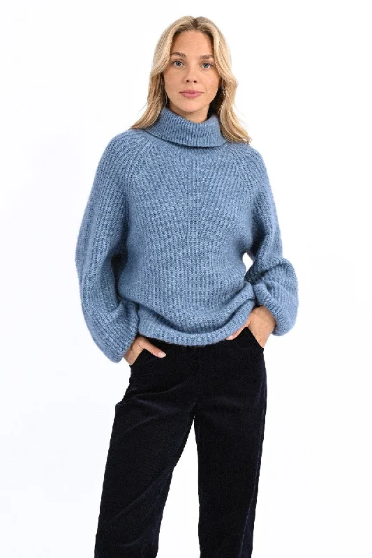 winter dressMolly Bracken Chunky Blue Knitted Sweater