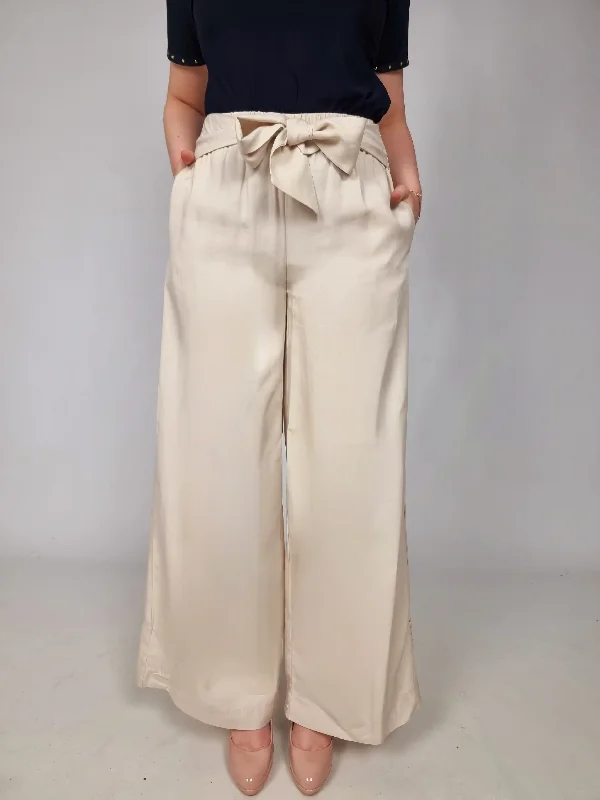 chic dressVan-Dos Cream Trousers