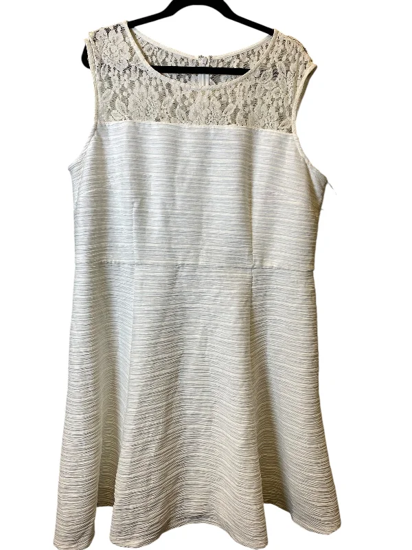 Crazy Deals pleated maxi dressDress Party Midi By Taylor In White, Size: 20