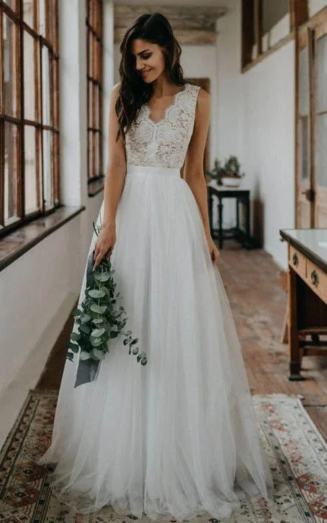 sophisticated dressRomantic Scalloped V-neck Tulle Lace A Line Floor-length Sleeveless Wedding Dress-715940