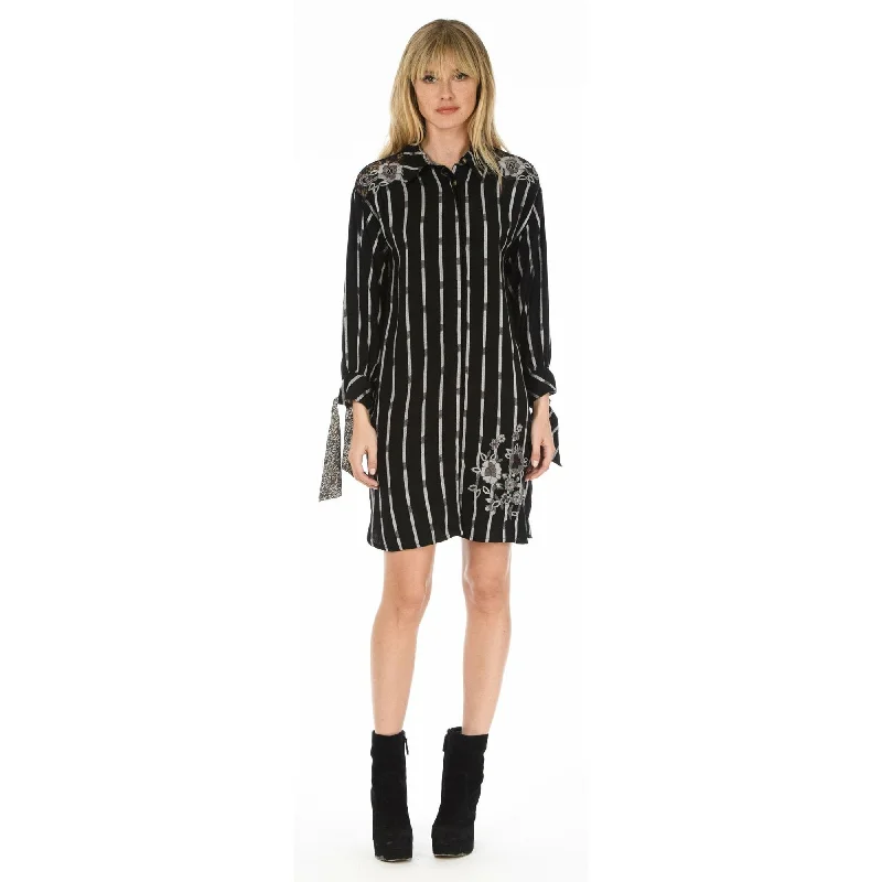 form-fitting dressLorrie Noire Plaid Dress