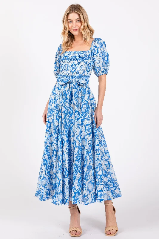 Exclusive Access form-fitting dressBlue Floral Smocked Short Puff Sleeve Midi Dress Exclusive Access form-fitting dressBlue Floral Smocked Short Puff Sleeve Midi Dress