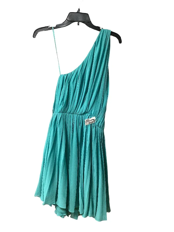 Exclusive Deal party dressGreen Dress Designer Halston Heritage, Size 6