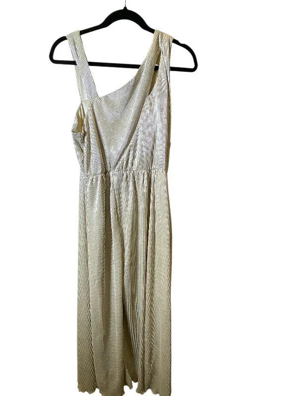 Price Break fitted cocktail dressDress Casual Maxi By Clothes Mentor In Gold, Size: L