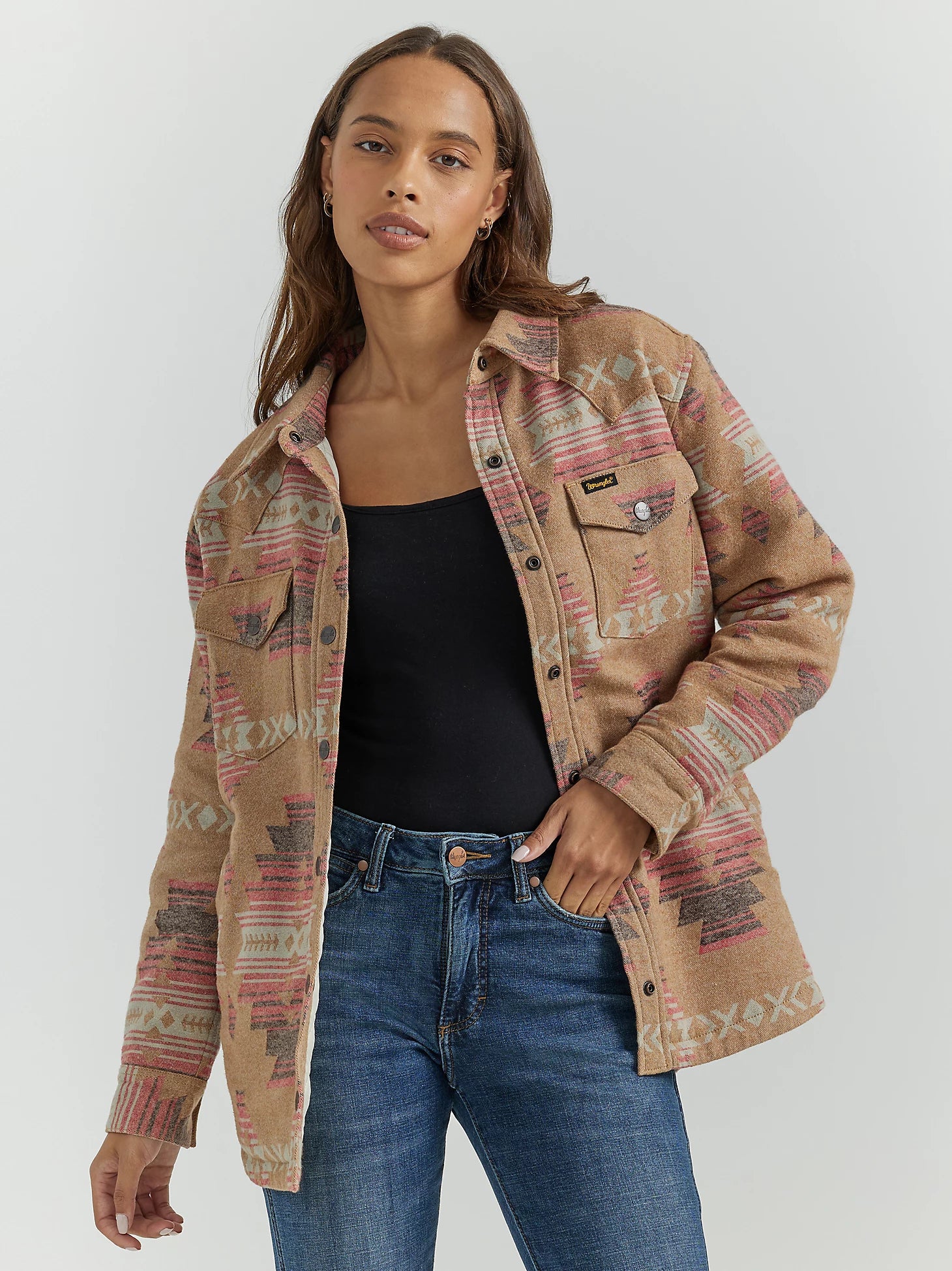 classic zip-up coatWrangler Retro Women's Southwestern Jacquard Shacket in Dune